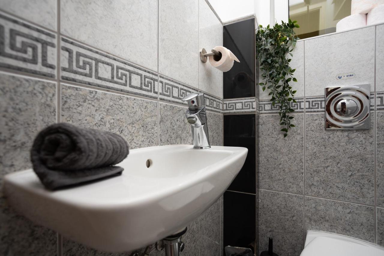 Emerald Suite With Free Parking Budapest Exterior photo